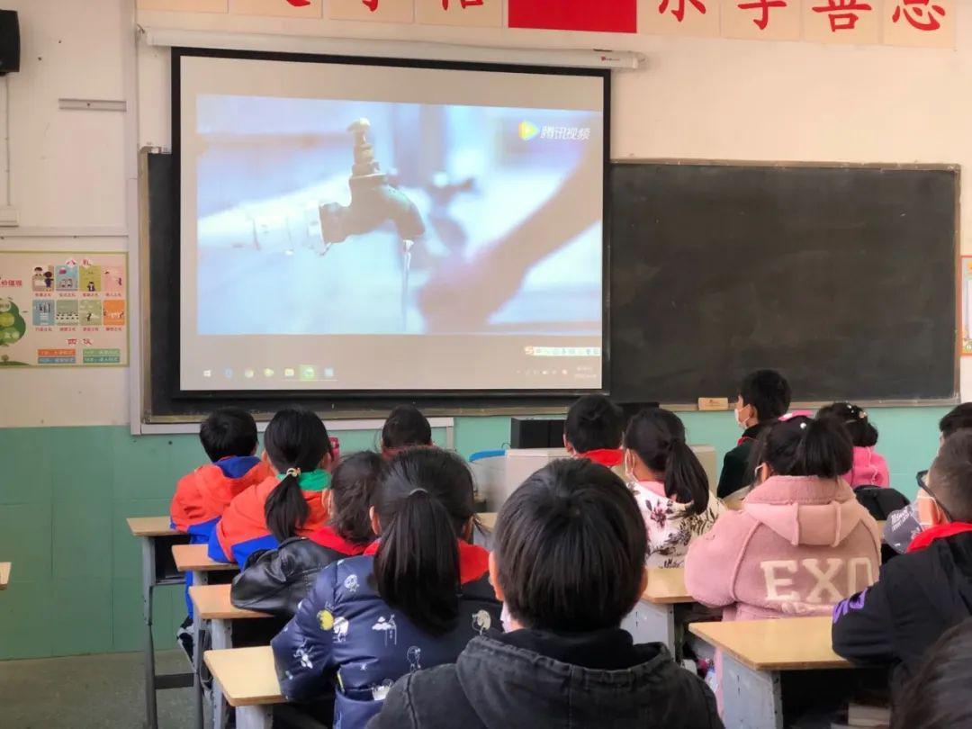 智能问答|如果一个星期不吃东西,身体会发生什么变化?-机智互动人工智能问答网页